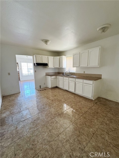 Detail Gallery Image 10 of 14 For 822 E 87th Pl, Los Angeles,  CA 90002 - – Beds | – Baths