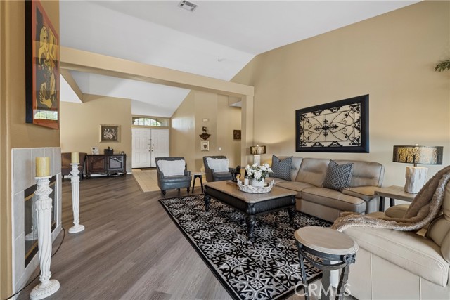 Image 15 of 43 For 78685 Naples Drive