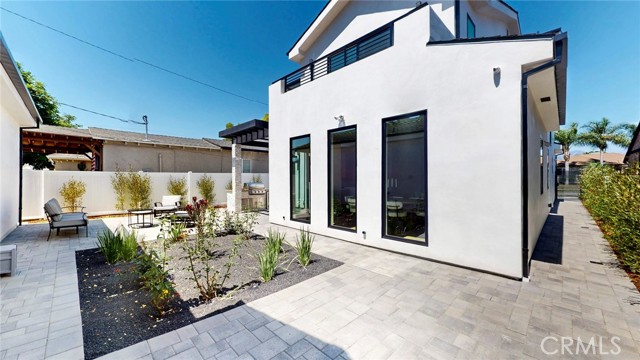 Image 48 of 75 For 421 Catalina Street