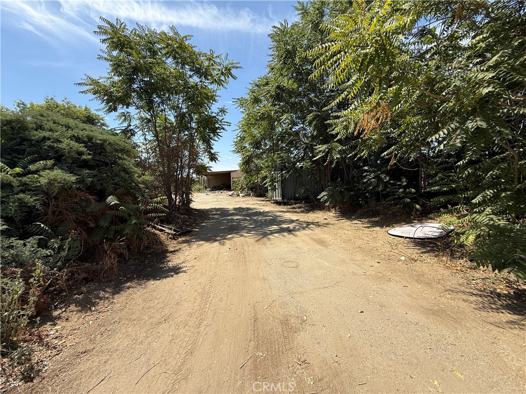 https://media.crmls.org/medias/a5f48e2f-9cc0-4ab6-b535-aae92532f4fa.jpg?preset=X-Large