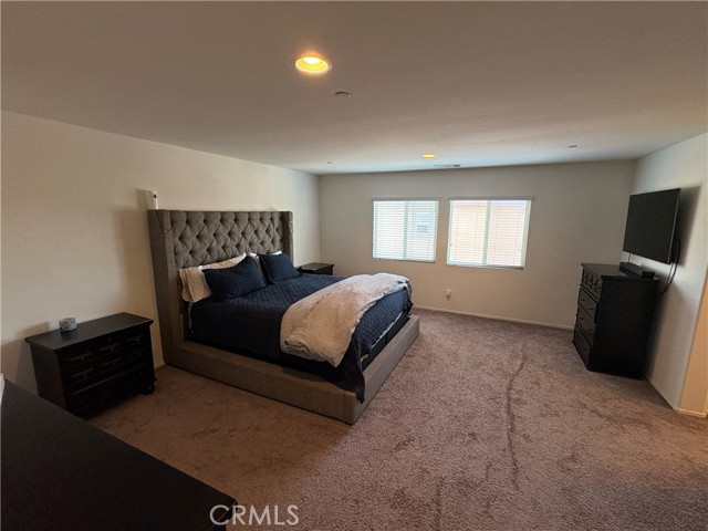 7015 Sweetleaf Drive, Fontana CA: https://media.crmls.org/medias/a5f51b8f-a31f-4672-a1c1-cfb1a30620b0.jpg