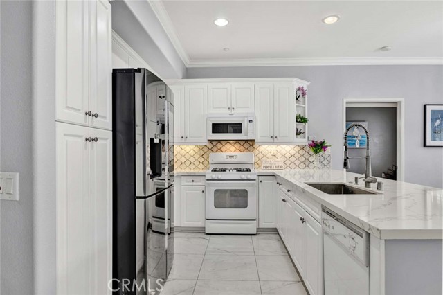 Detail Gallery Image 7 of 42 For 17772 Independence Ln, Fountain Valley,  CA 92708 - 2 Beds | 2 Baths