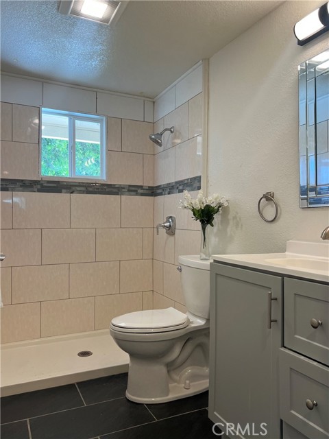 Detail Gallery Image 4 of 6 For 1620 Bette St, Merced,  CA 95341 - 5 Beds | 2 Baths