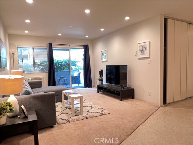 Detail Gallery Image 9 of 44 For 4900 Overland Avenue #125,  Culver City,  CA 90230 - 2 Beds | 2 Baths