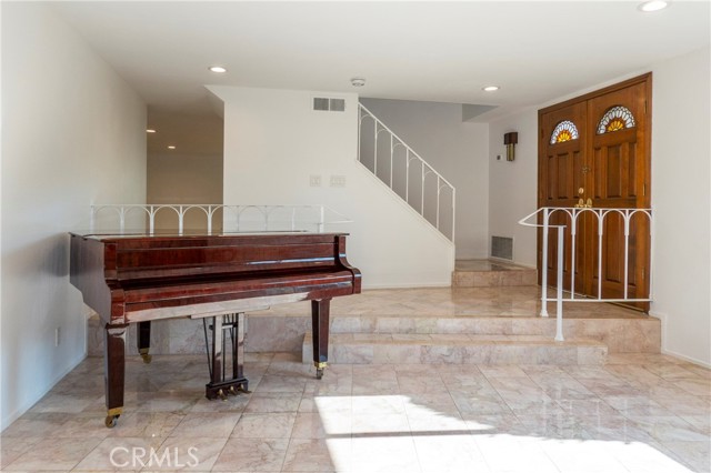 18410 Alexander Ave, Cerritos CA: https://media.crmls.org/medias/a5f5b766-0c06-4a71-8b21-d4421ccf3f52.jpg