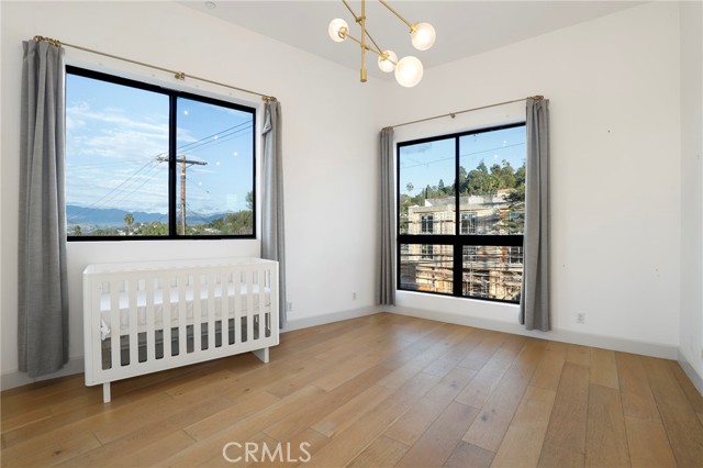 Detail Gallery Image 27 of 46 For 2400 Glendale Ct, Los Angeles,  CA 90039 - 3 Beds | 3 Baths