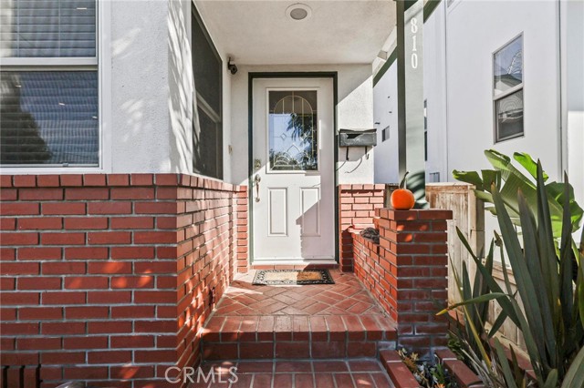 Detail Gallery Image 3 of 34 For 810 N Maria Ave, Redondo Beach,  CA 90277 - 3 Beds | 2/1 Baths