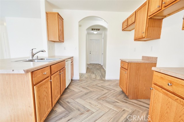 Detail Gallery Image 7 of 23 For 25029 Avenida Laredo, Barstow,  CA 92311 - 3 Beds | 2 Baths