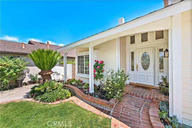 Detail Gallery Image 2 of 27 For 27795 Higuera, Mission Viejo,  CA 92691 - 4 Beds | 2/1 Baths