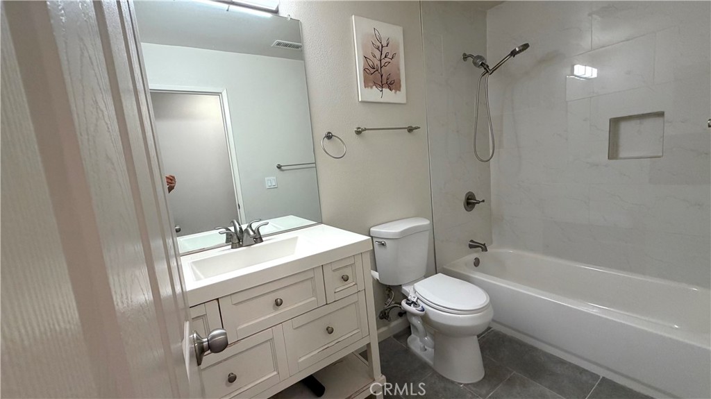 330 James Street - photo 11