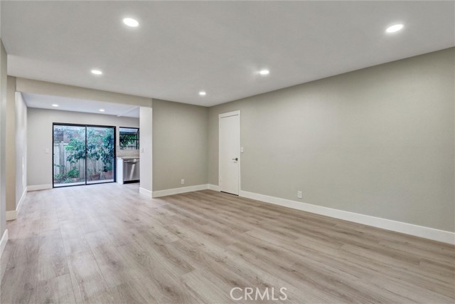 Detail Gallery Image 3 of 27 For 93 Streamwood, Irvine,  CA 92620 - 2 Beds | 1 Baths