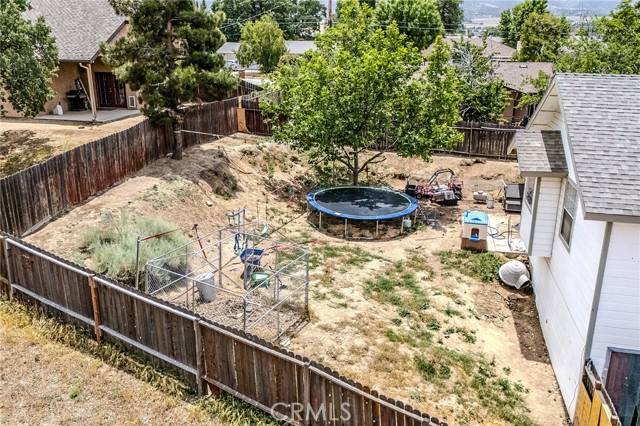 22510 Eagle Way, Tehachapi CA: https://media.crmls.org/medias/a5f81b3b-59ab-4f51-99f5-58c4ba1e4bb5.jpg