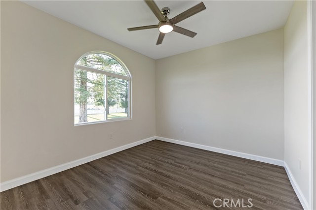 Detail Gallery Image 21 of 34 For 286 N Locan Ave, Fresno,  CA 93737 - 5 Beds | 4/1 Baths
