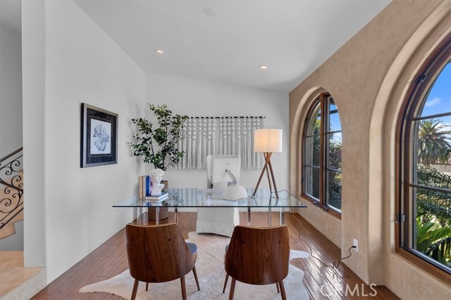Detail Gallery Image 6 of 52 For 364 via Almar, Palos Verdes Estates,  CA 90274 - 5 Beds | 3/1 Baths