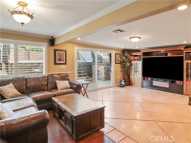 Detail Gallery Image 22 of 56 For 2425 Heather Ave, Long Beach,  CA 90815 - 3 Beds | 3 Baths