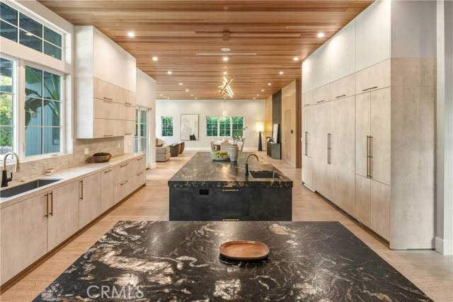 Detail Gallery Image 24 of 56 For 20511 Wells Dr, Woodland Hills,  CA 91364 - 6 Beds | 6/1 Baths