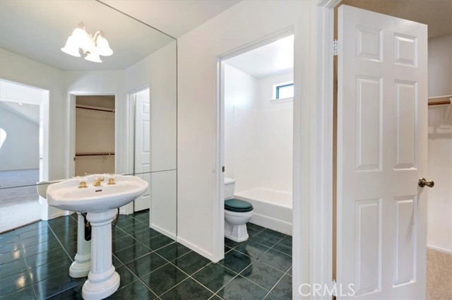 19229 Pine Way, Apple Valley CA: https://media.crmls.org/medias/a5fc5469-cec3-4df9-884e-34408d037393.jpg