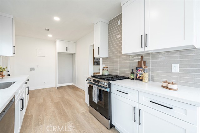 1818 W 79th Street, Los Angeles CA: https://media.crmls.org/medias/a5fc54df-8c9e-4b8f-8306-91a67da669d0.jpg