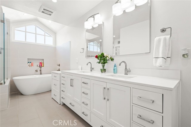 320 Forelock Court, Simi Valley CA: https://media.crmls.org/medias/a5fd8913-9fdd-46f0-8558-edb1e0f1552a.jpg