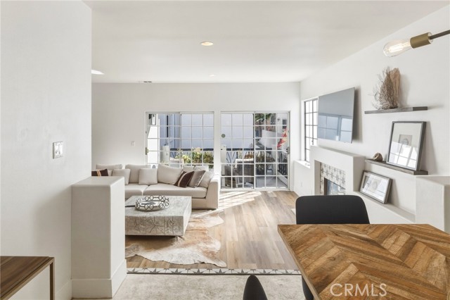 716 Lucia, Redondo Beach, California 90277, 3 Bedrooms Bedrooms, ,3 BathroomsBathrooms,Residential,For Sale,Lucia,SB26088691