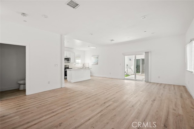 941 E 97th Street, Los Angeles CA: https://media.crmls.org/medias/a5fe5212-05b6-4159-94df-6784da4d6367.jpg