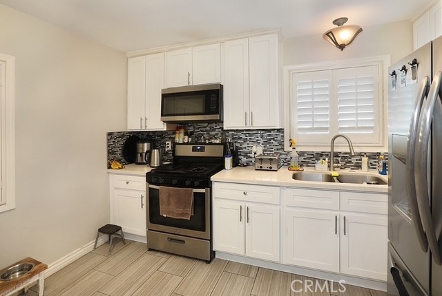 Detail Gallery Image 13 of 29 For 885 N Millard Ave, Rialto,  CA 92376 - 3 Beds | 1/1 Baths