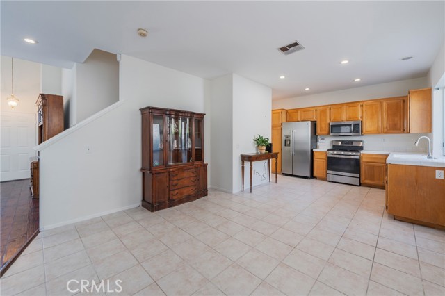 Detail Gallery Image 9 of 41 For 5 Sherrelwood Ct, Aliso Viejo,  CA 92656 - 4 Beds | 2/1 Baths