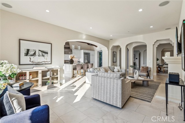 3 Coral Cay, Newport Coast CA: https://media.crmls.org/medias/a5ff09db-a03b-419d-bb31-50983f85a181.jpg
