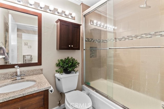 1001 Belmont Avenue, Long Beach CA: https://media.crmls.org/medias/a5ff1c0c-10d9-4751-97de-5bef280b9c63.jpg