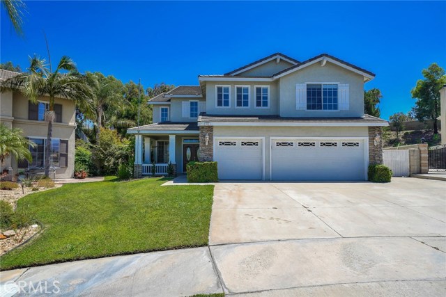 332 Matterhorn Dr, Corona, CA 92881