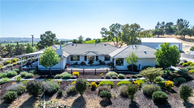2885 Summer Ranch Road, Paso Robles CA: https://media.crmls.org/medias/a60038c4-77b7-4145-9427-5fc7ccf7a652.jpg