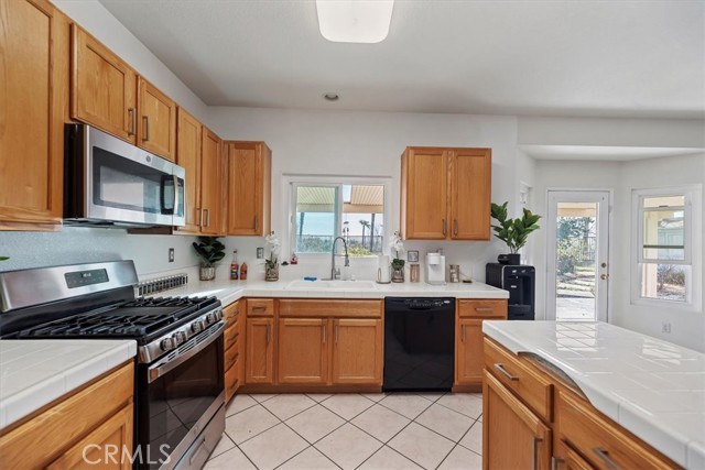 Detail Gallery Image 23 of 69 For 4903 Edmonton, Fontana,  CA 92336 - 4 Beds | 2/1 Baths