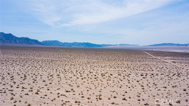 Detail Gallery Image 3 of 7 For 504 Ironage Rd, Twentynine Palms,  CA 92277 - – Beds | – Baths