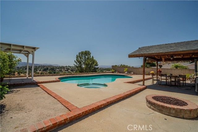 Detail Gallery Image 36 of 43 For 22396 Barbacoa Dr, Saugus,  CA 91350 - 3 Beds | 3 Baths