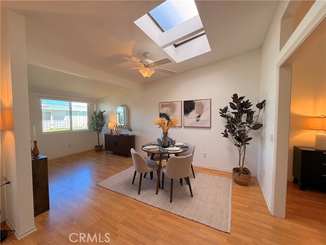 Detail Gallery Image 5 of 19 For 13500 Wentworth Ln 121j,  Seal Beach,  CA 90740 - 2 Beds | 1 Baths