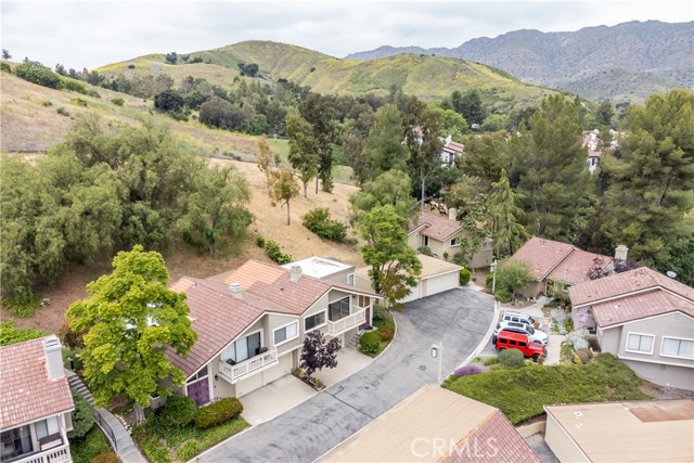 661 La Corona Court, Oak Park CA: https://media.crmls.org/medias/a60126f6-9b85-47c1-969e-b6ff62cbc279.jpg