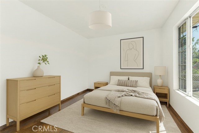Detail Gallery Image 4 of 26 For 22319 Park St, Newhall,  CA 91321 - 3 Beds | 1/1 Baths