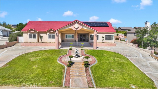 Detail Gallery Image 2 of 62 For 12546 Autumn Leaves Ave, Victorville,  CA 92395 - 5 Beds | 3/1 Baths