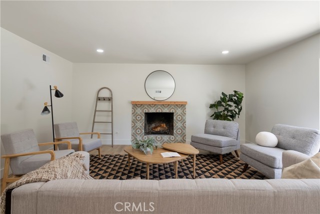 221 Wiley Court, Claremont CA: https://media.crmls.org/medias/a601b877-4030-421a-8f14-7c89a34b667f.jpg