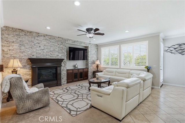 Detail Gallery Image 8 of 49 For 8042 Englesma, Chino,  CA 91708 - 3 Beds | 2/1 Baths