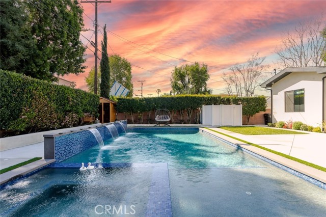 Detail Gallery Image 21 of 70 For 7714 Lasaine Ave, Northridge,  CA 91325 - 3 Beds | 4 Baths