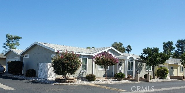 21621 Sandia Road, Apple Valley CA: https://media.crmls.org/medias/a603dfba-ad14-44f2-8a4a-40707942b0c5.jpg