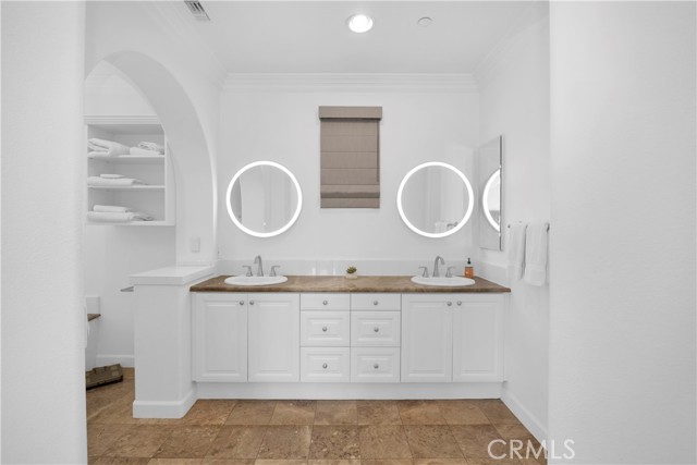 Detail Gallery Image 37 of 61 For 21331 Balerma Ln, Huntington Beach,  CA 92648 - 4 Beds | 3/1 Baths