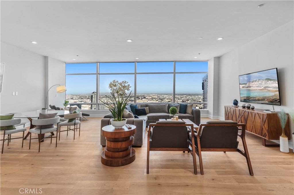 900 W Olympic Boulevard #48C