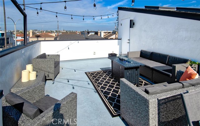 Detail Gallery Image 16 of 17 For 1045 W Balboa Blvd, Newport Beach,  CA 92661 - 3 Beds | 2/1 Baths