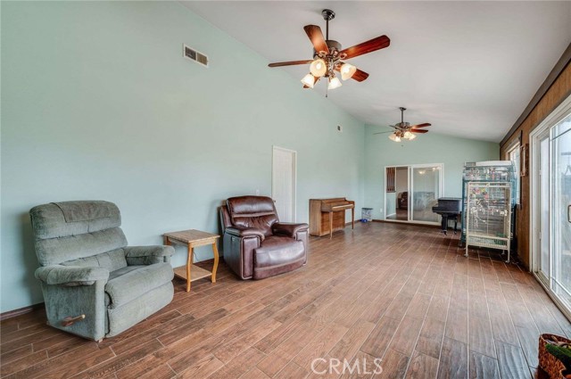 Detail Gallery Image 18 of 37 For 5344 Lucretia, Jurupa Valley,  CA 91752 - 4 Beds | 2 Baths