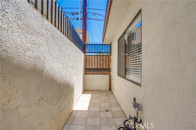 Detail Gallery Image 34 of 43 For 536 E Magnolia Bld #105,  Burbank,  CA 91501 - 3 Beds | 2/1 Baths
