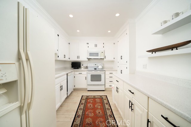 Detail Gallery Image 22 of 57 For 101 Scholz Plaza Ph 16, Newport Beach,  CA 92663 - 2 Beds | 2 Baths