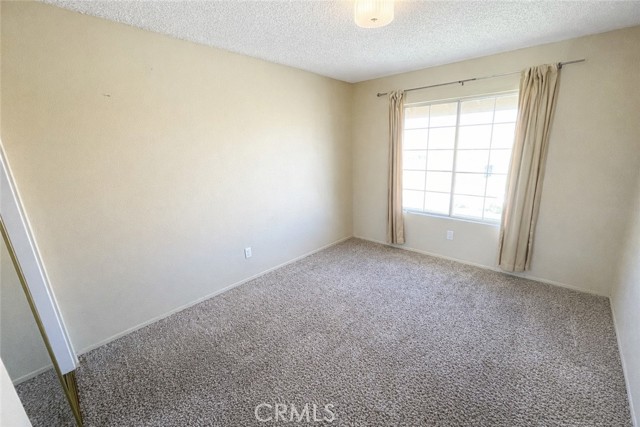 Detail Gallery Image 14 of 22 For 14527 Pony Trail Rd, Victorville,  CA 92392 - 4 Beds | 2/1 Baths