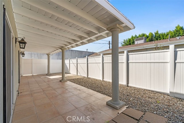 Detail Gallery Image 33 of 54 For 6015 Laurelgrove, North Hollywood,  CA 91606 - 5 Beds | 5 Baths